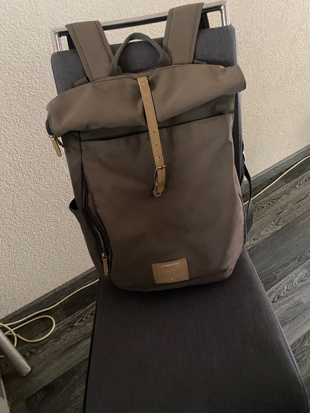 Lässig Zaini: Lässig Rolltop (Wickelrucksack) grau – Usato da Allenwinden venduto da Obalu