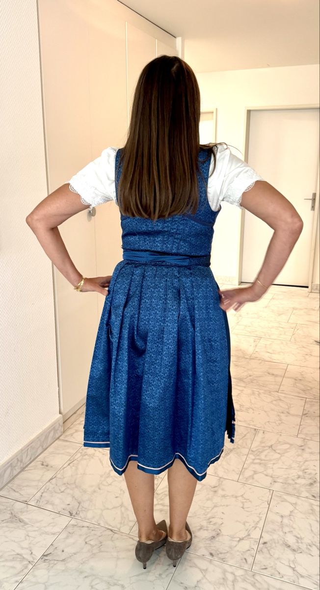 Krüger Vestiti: Dirndl Krüger Collection blau gemustert Grösse 40 – Usato da Erlenbach ZH venduto da msa_x26y 2