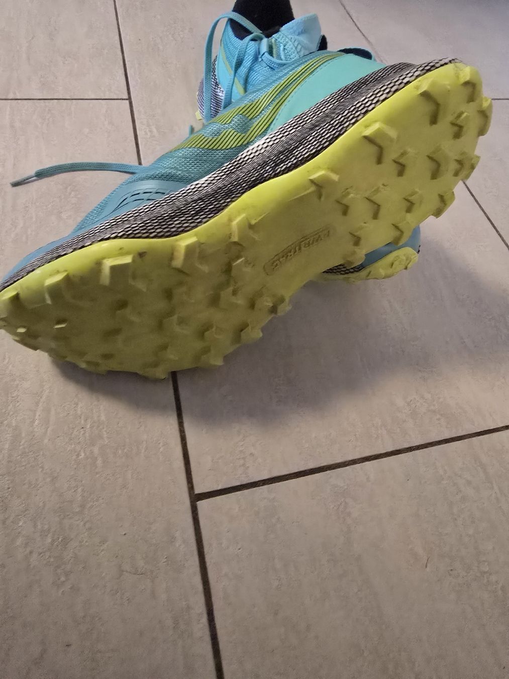 Scarpe da donna: Turnschuhe grösse 40 – Nuovo (secondo la descrizione) da Wohlen AG venduto da Monika2017 2