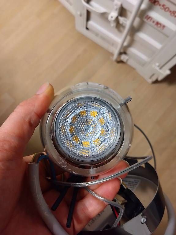 Lampadari & plafoniere: 2 Philips Leuchten LED – Usato da Ostermundigen venduto da Krimskrams8 4
