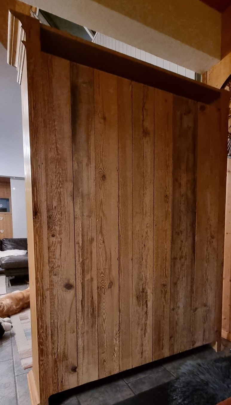 Vitrinen: Vitrine aus Altholz – Gebraucht aus Sils im Domleschg von simare 2
