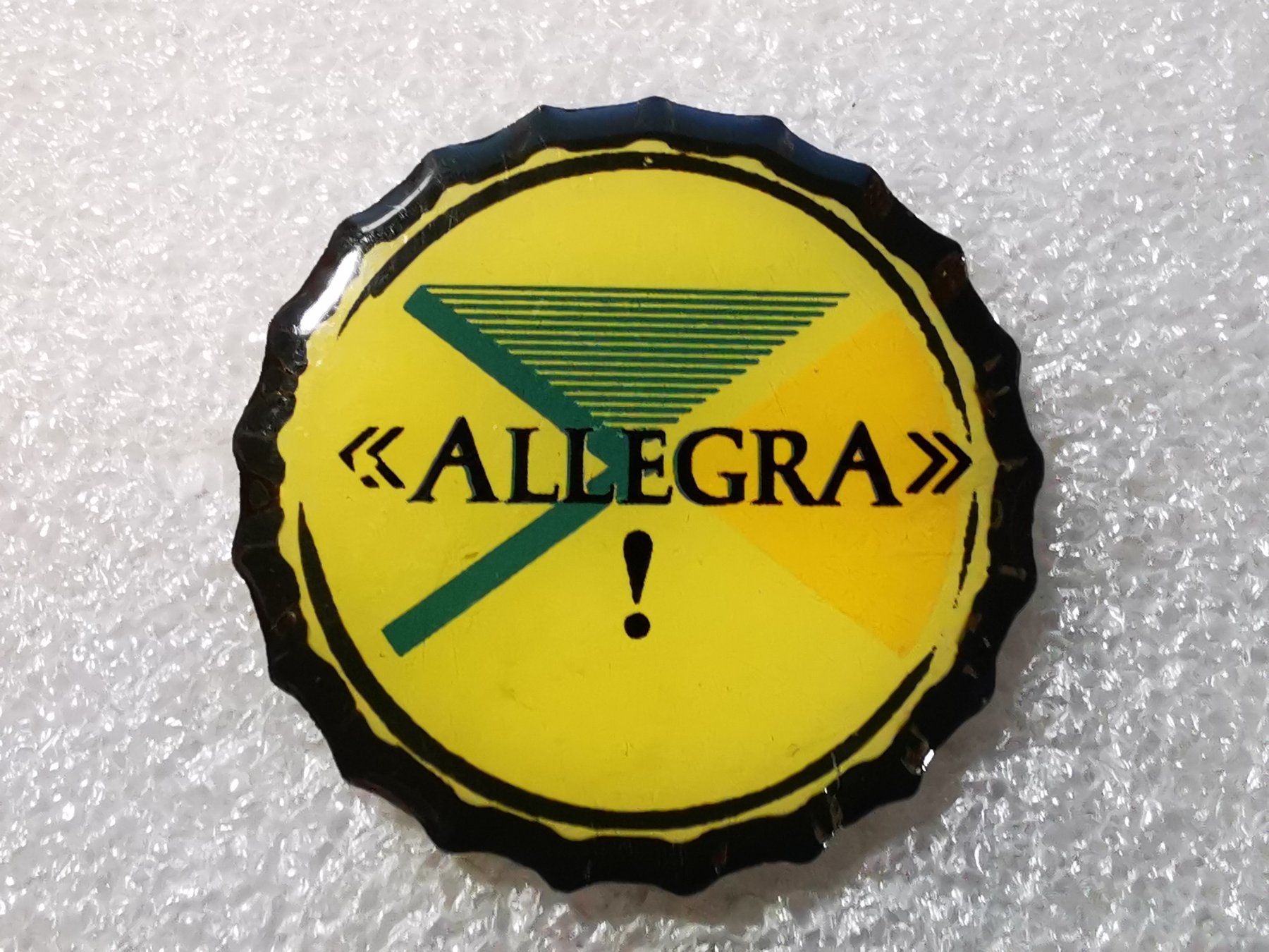 Placchette & Badge: Ansteckpin 34: Allegra – Usato da Oppligen venduto da Pin-Fall-Shop