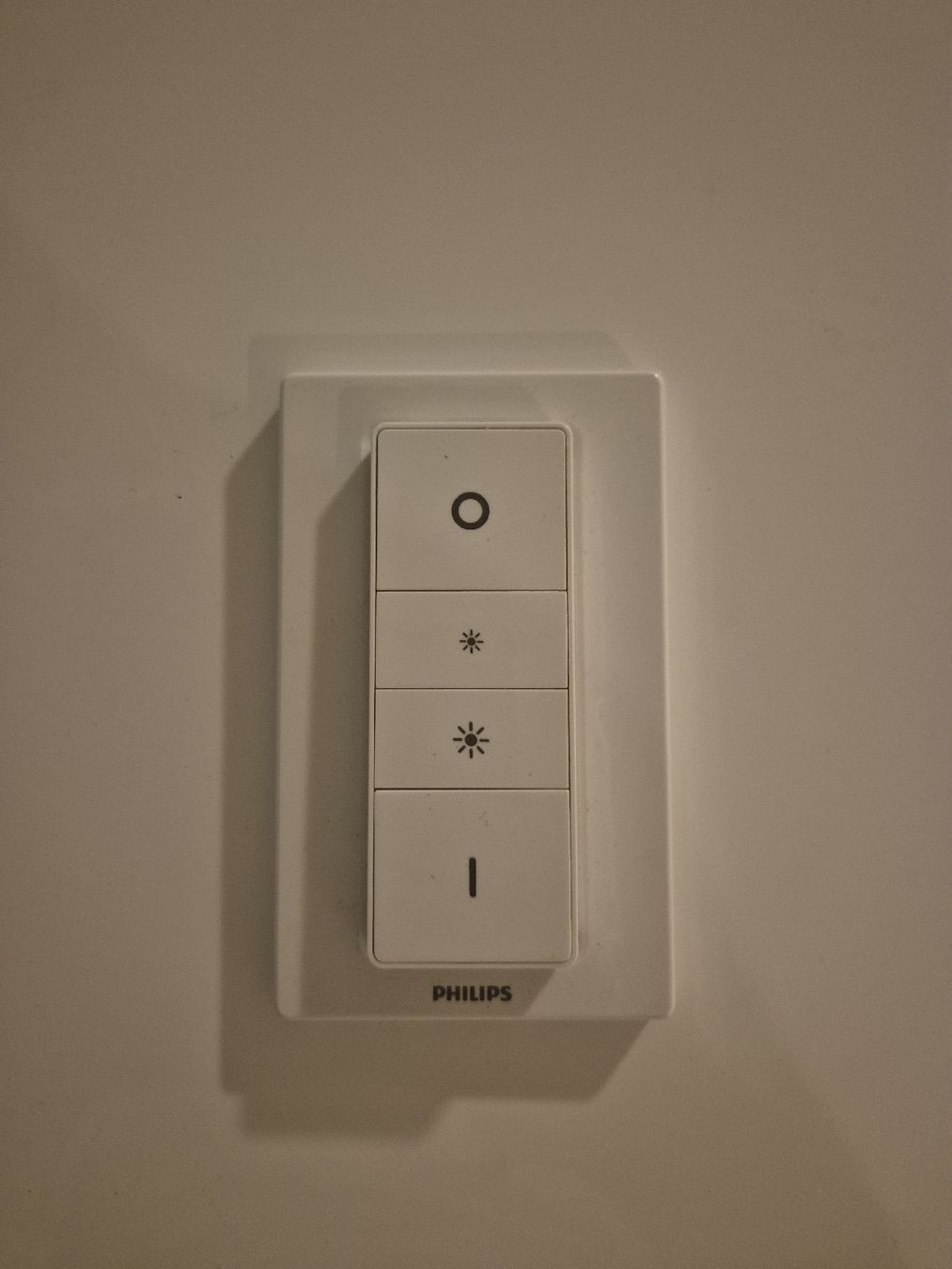 Philips Interruttori: Philips Hue Dimmschalter – Usato da Root venduto da yan1234