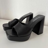 Chaussures à talons noirs