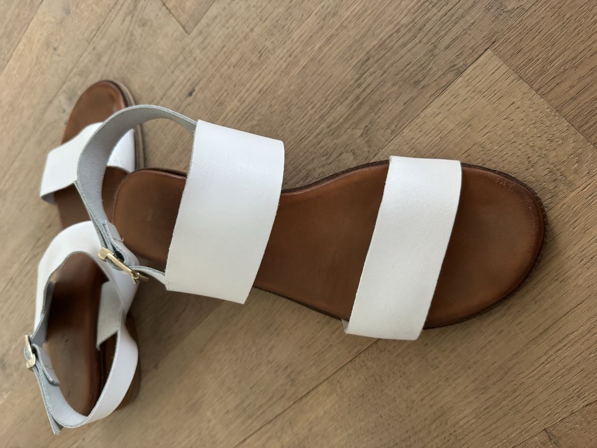 Chaussures femmes: Sandalen Damen Leder Weiss – D'occasion à Zürich par sta_hr9h 3