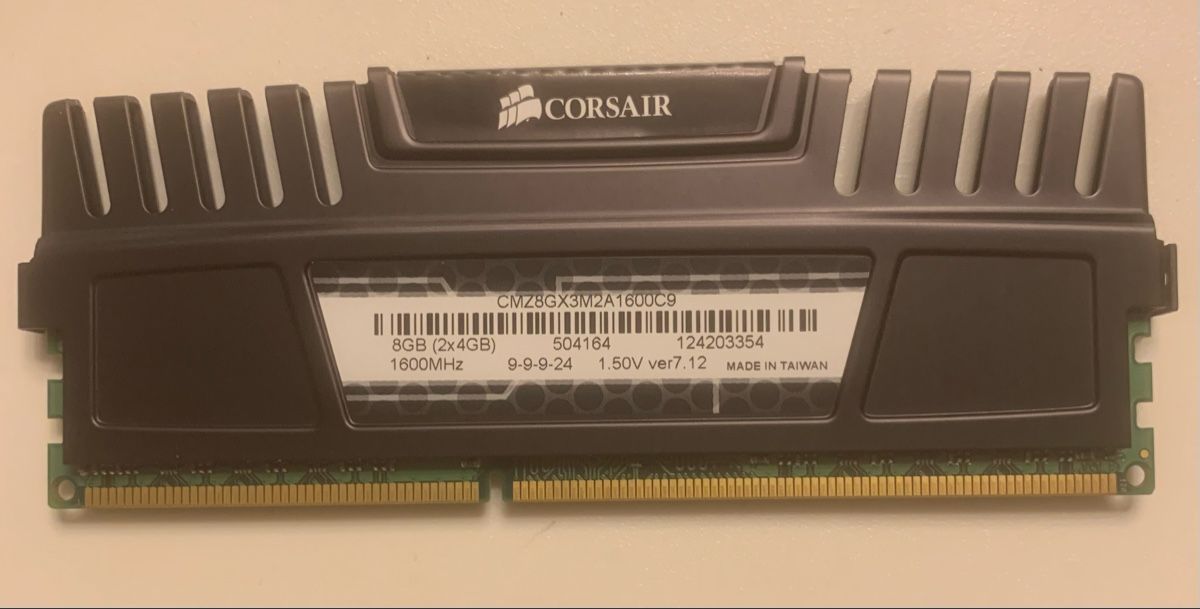 Memoria / RAM: 4GB DDR3 Computer RAM – Usato da St. Gallen venduto da Malangbaba 1