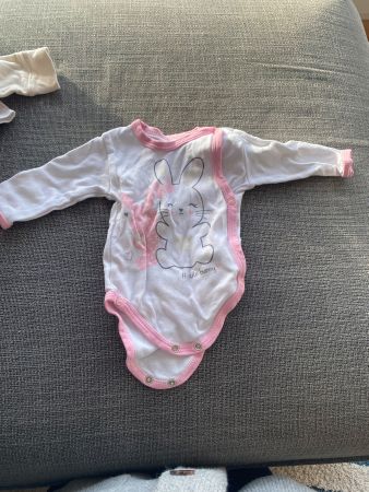 Süsser TUPTAM Baby Body Gr. 62 mit Hasenmotiv, Frühling