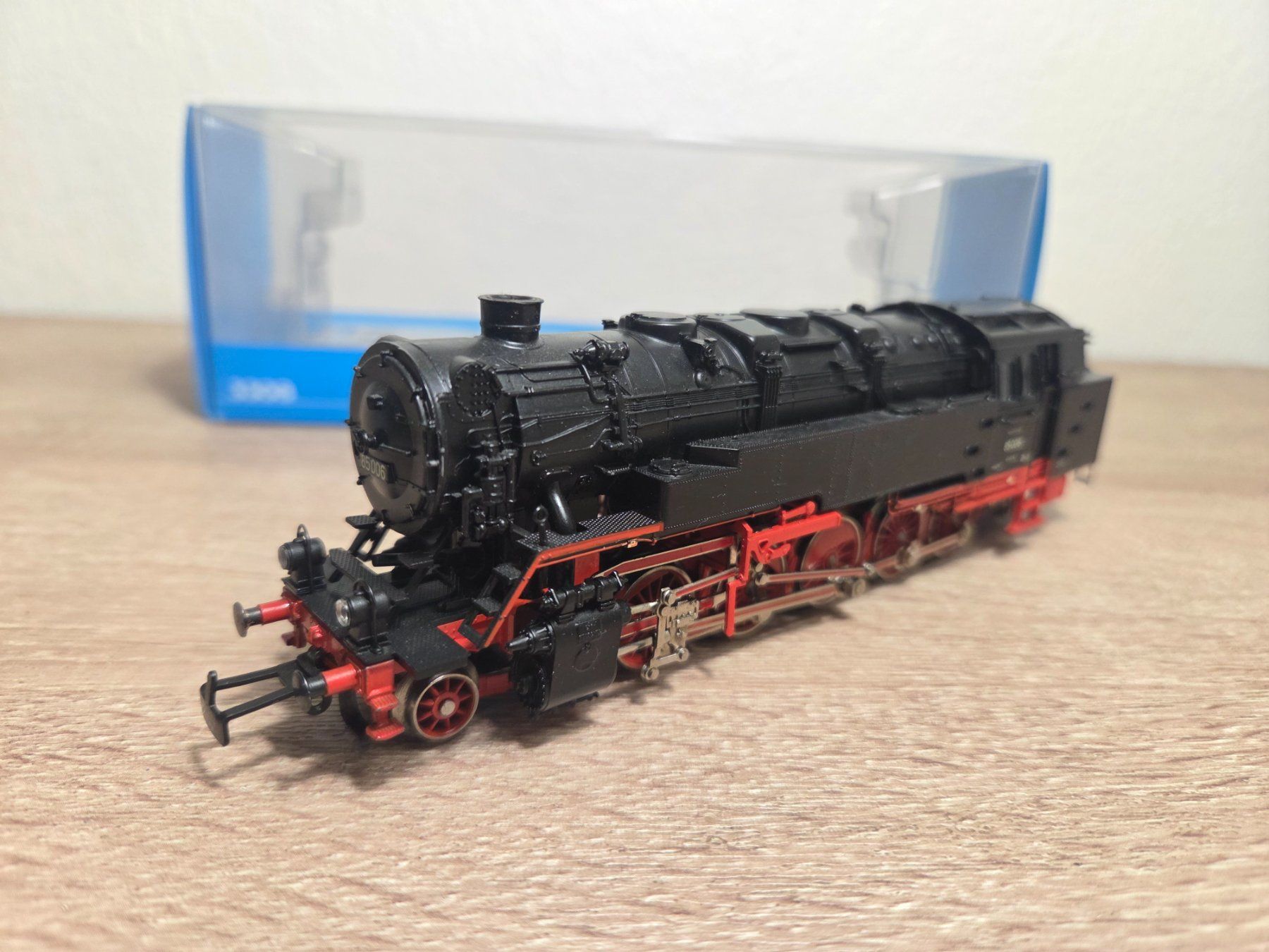 Märklin Modellini di ferrovie: Märklin 3308 Dampflok BR 85 DR H0 – Usato da St-Aubin-Sauges venduto da Lo_Go 3