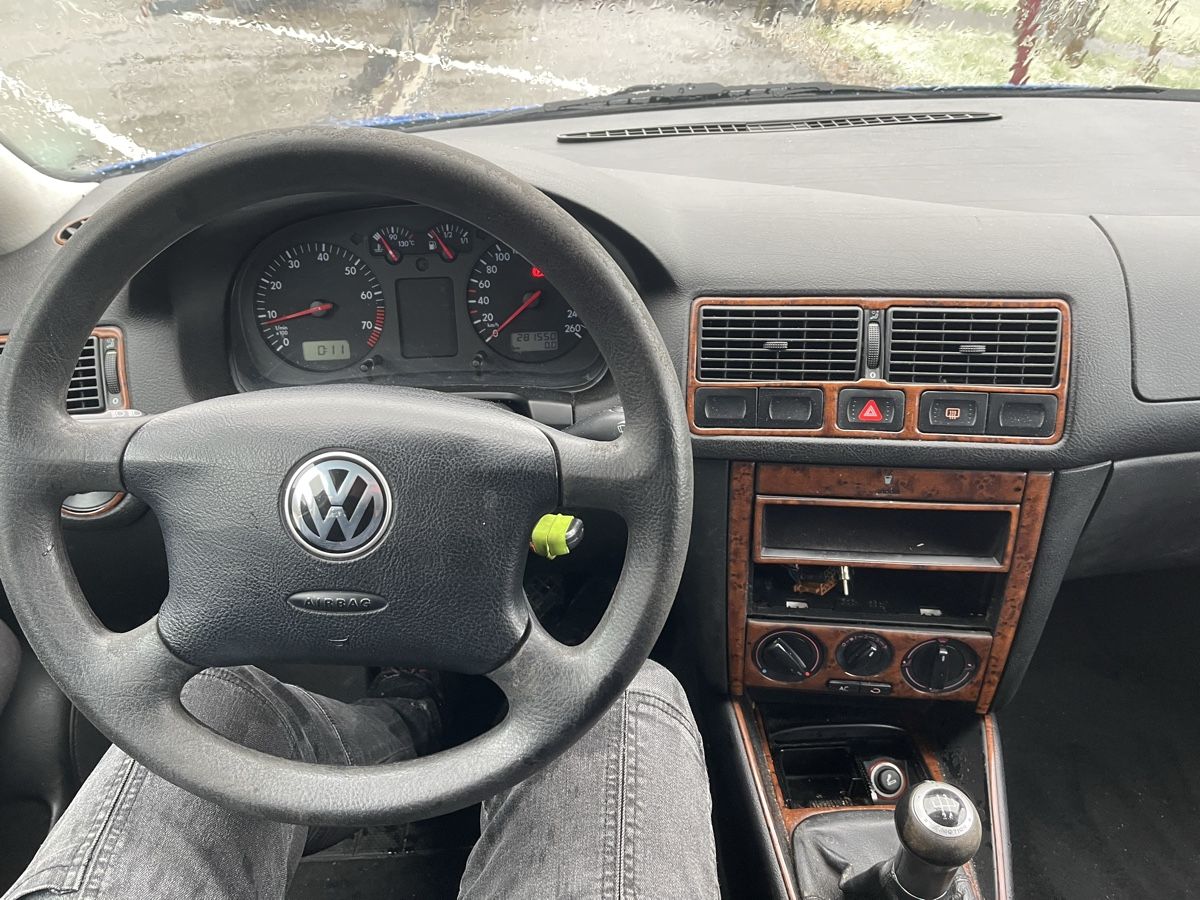 VW Automobili: golf 1.8 4x4 – Usato da Spiez venduto da bertula 7