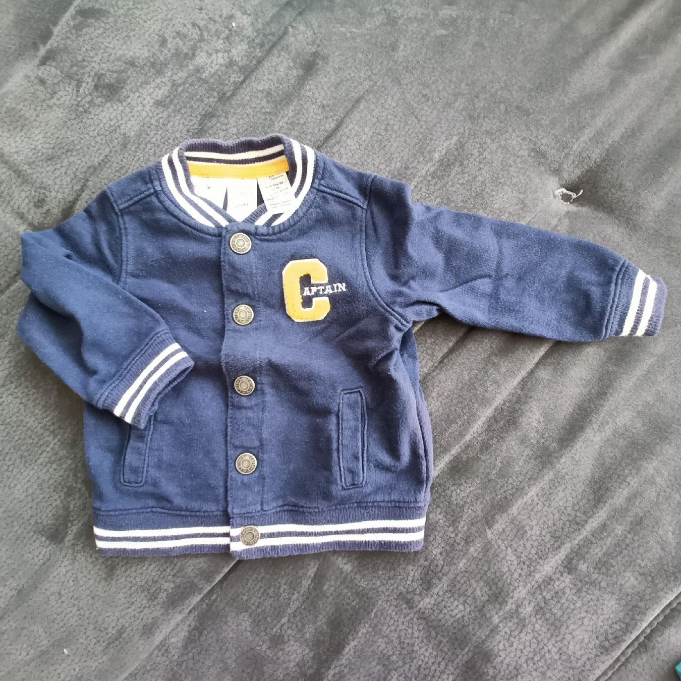 Jacken & Mäntel: Sweatjacke Grösse 62 – Gebraucht aus Jaberg von urig17.