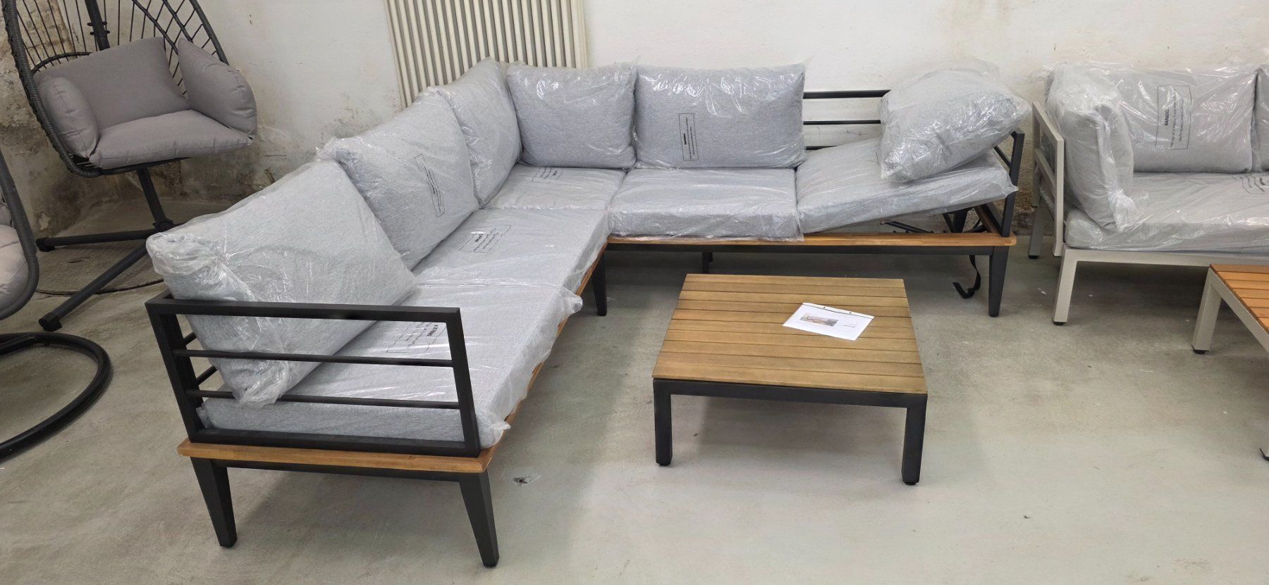 Divani: Gartenlounge neu – Nuovo e nell'imballaggio originale da Lützelflüh-Goldb venduto da Rampenverkauf_72_ 2