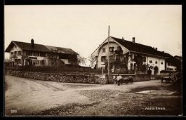 AK Mézières, Carrefour avec maisons et charrettes
