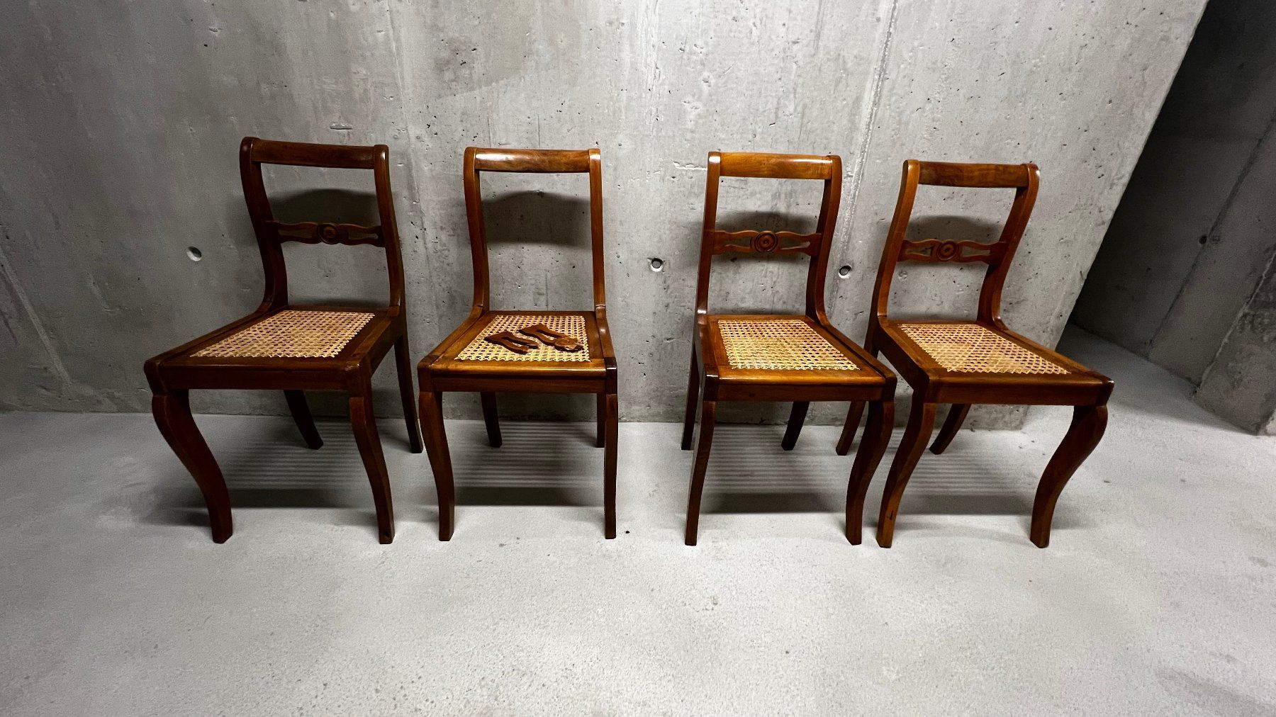 Sedie: 4 Biedermeier Stühle - Sitzgeflecht praktisch neu – Usato da Basel venduto da swisstrader4000