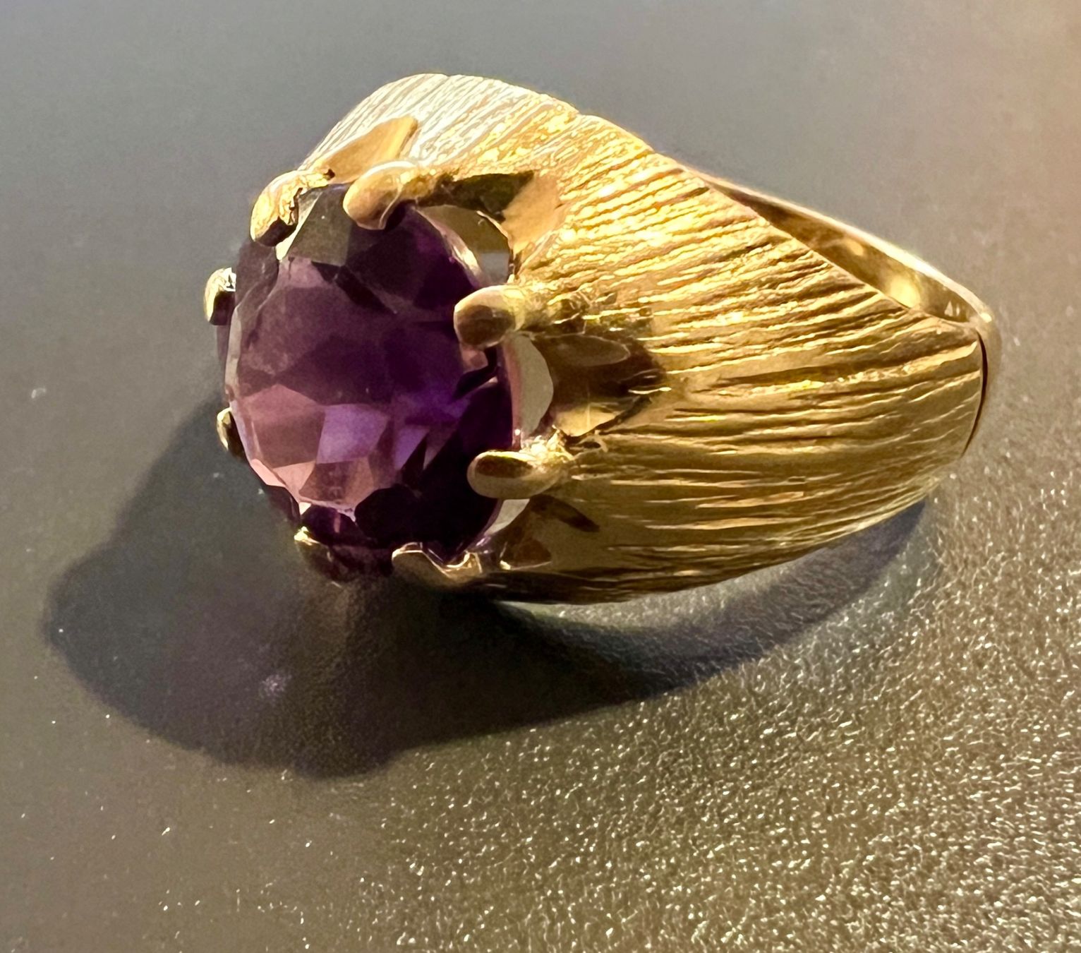 Anelli: Gold-Ring 18K mit Amethyst – Usato da Chur venduto da Penting1935