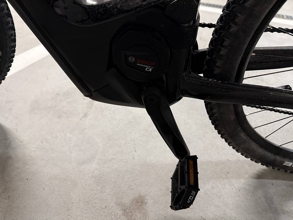 Vélos: Cube E-Mountainbike  Bosch Performance Line CX  2 Akkus  – D'occasion à Kreuzlingen par 1992m 4