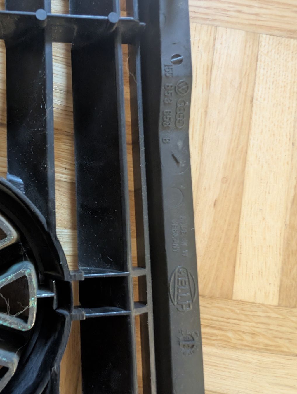 VW Alle Autoersatzteile: Kühlergrill VW Golf 1/Cabrio – Gebraucht aus Langenthal von AluX_Classic_Cars 6