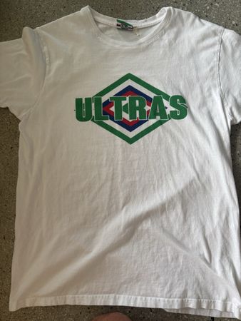 T-shirt Ultras blanc, taille L, parfait pour l'été!