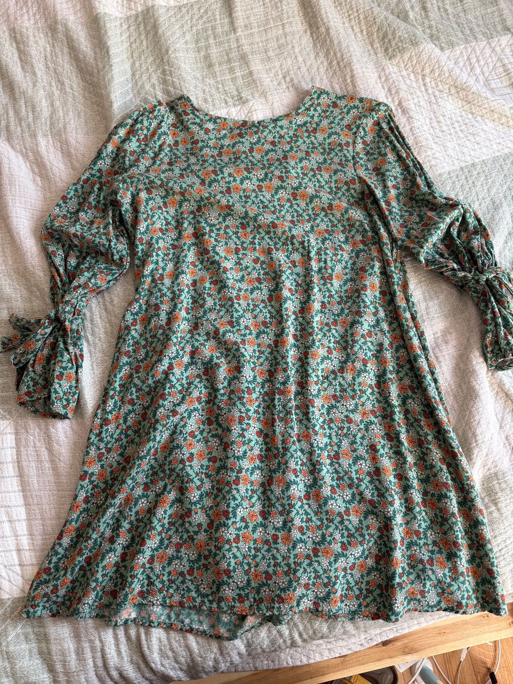 Benetton Kleider: Benetton Herbstkleid Top Zustand M – Gebraucht aus Walenstadt von nad_dm9g