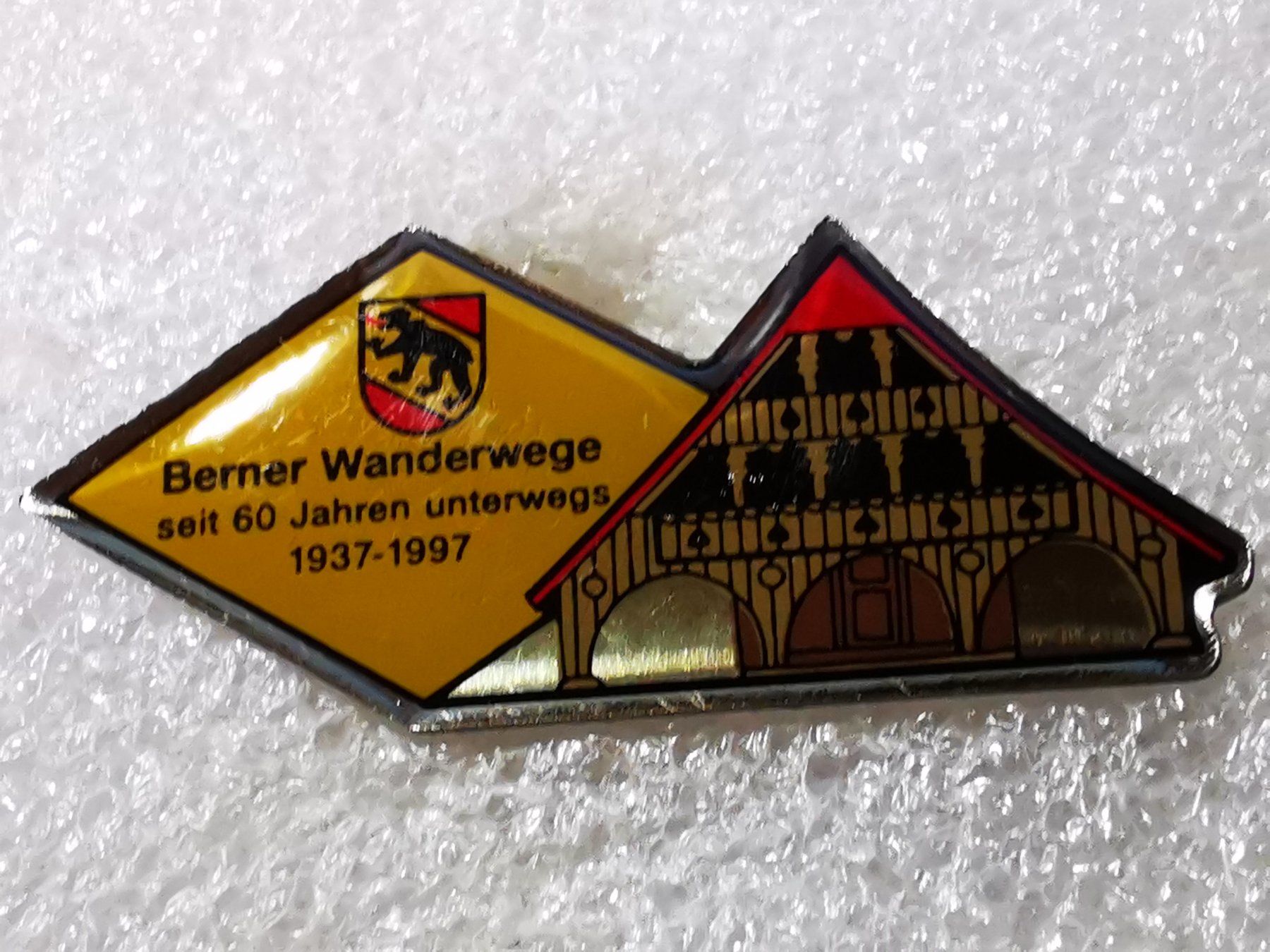 Placchette & Badge: Ansteckpin 30: Berner Wanderwege – Usato da Oppligen venduto da Pin-Fall-Shop