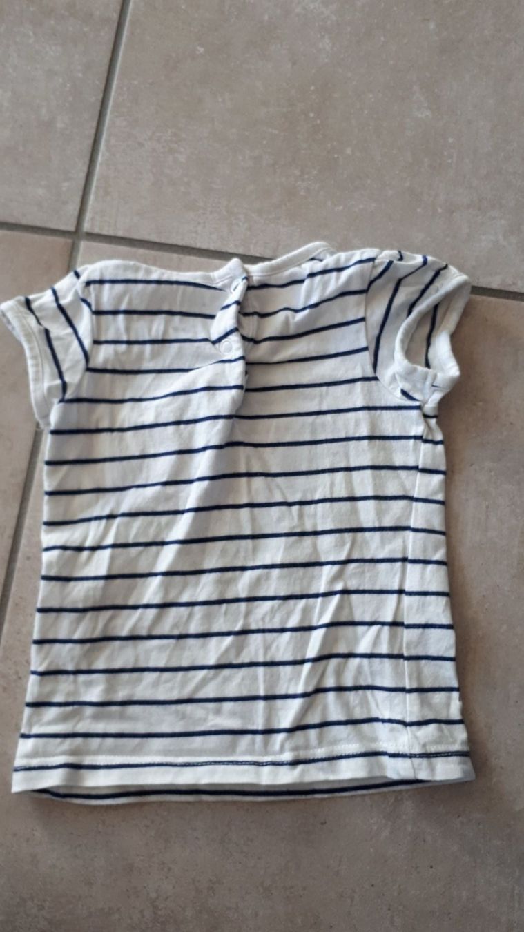 Blusen, T-Shirts & Tops: T shirt pour bébé taille 74 – Gebraucht aus Le Noirmont von Guiguiguette 2