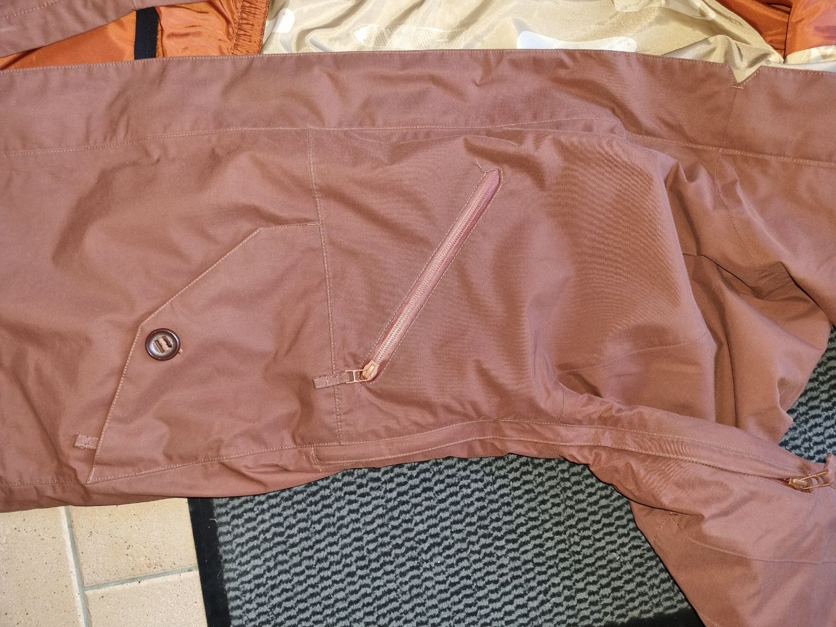 Burton Jacken: Ski-/Snowboard Jacke BURTON – Gebraucht aus Bätterkinden von luk_6kmj 4