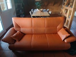 Sofa Leder orange mit Metallfüssen gebrauchter Zustand