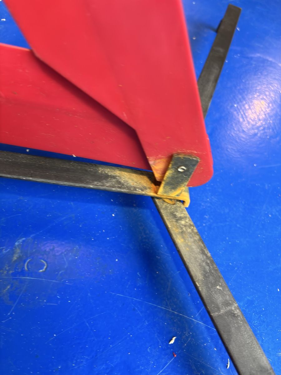 Toutes les pièces détachées: Pannendreieck – D'occasion à Leuzigen par Neoleu 2