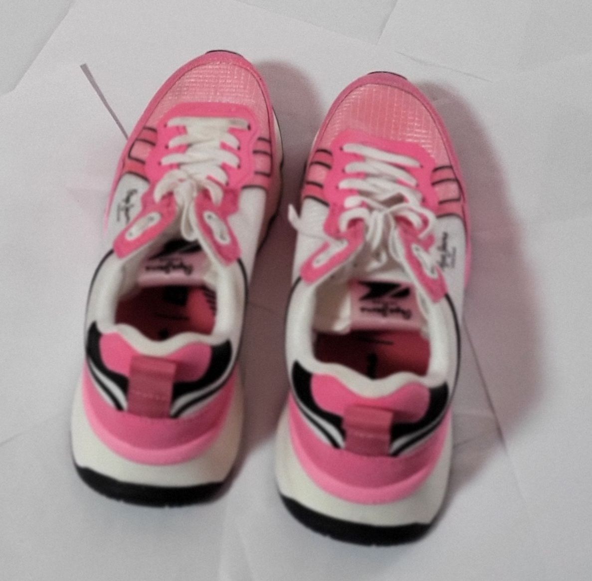 Pepe Jeans Chaussures femmes: Pepe Jeans Baskets Roses et Blanches, Taille 38 – D'occasion à Niedergösgen par Eva2410 1