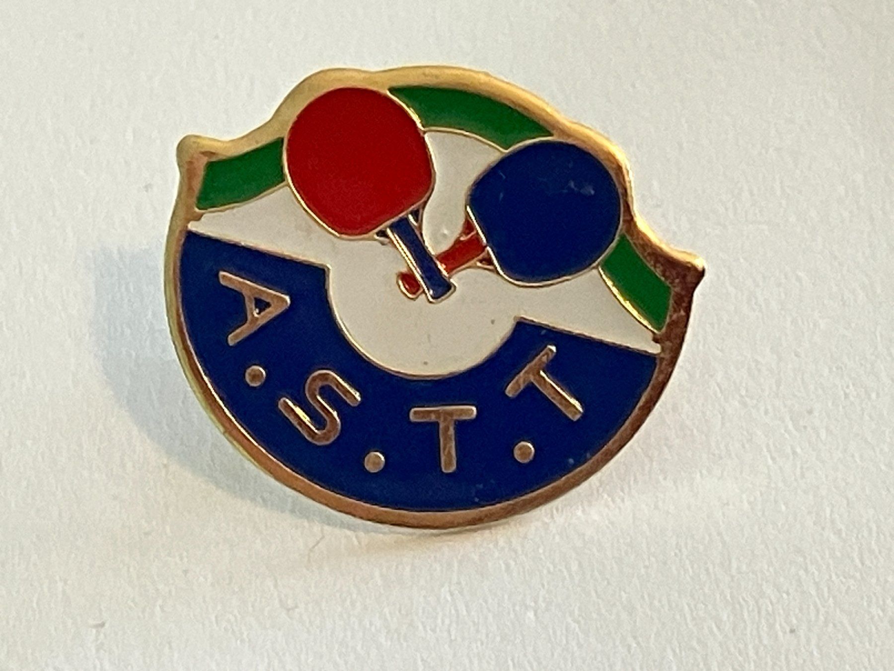 Placchette & Badge: 1 Pin A.S.T.T. Tischtennis – Usato da Basel venduto da djwwpp