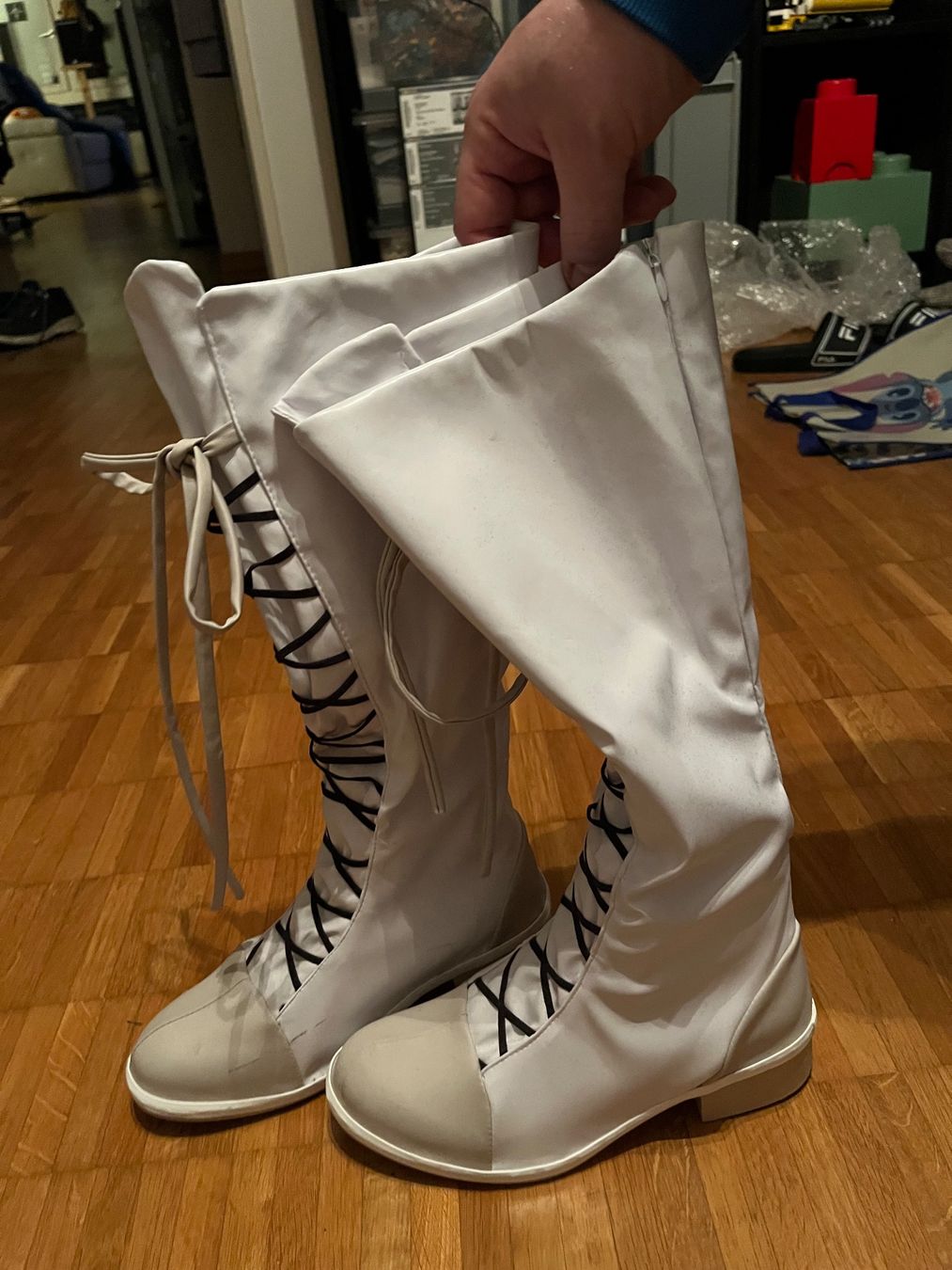 Scarpe da donna: Schuhe Cosplay – Usato da Lyss venduto da Omiira 1