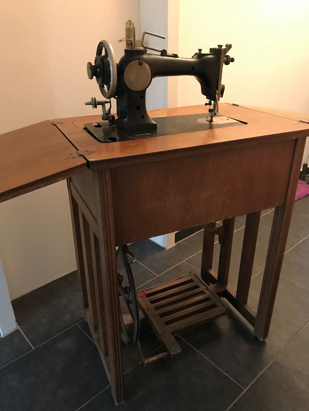 Phoenix Machines à coudre: Phönix Nähmaschine – D'occasion à Dietlikon par estrella-stern