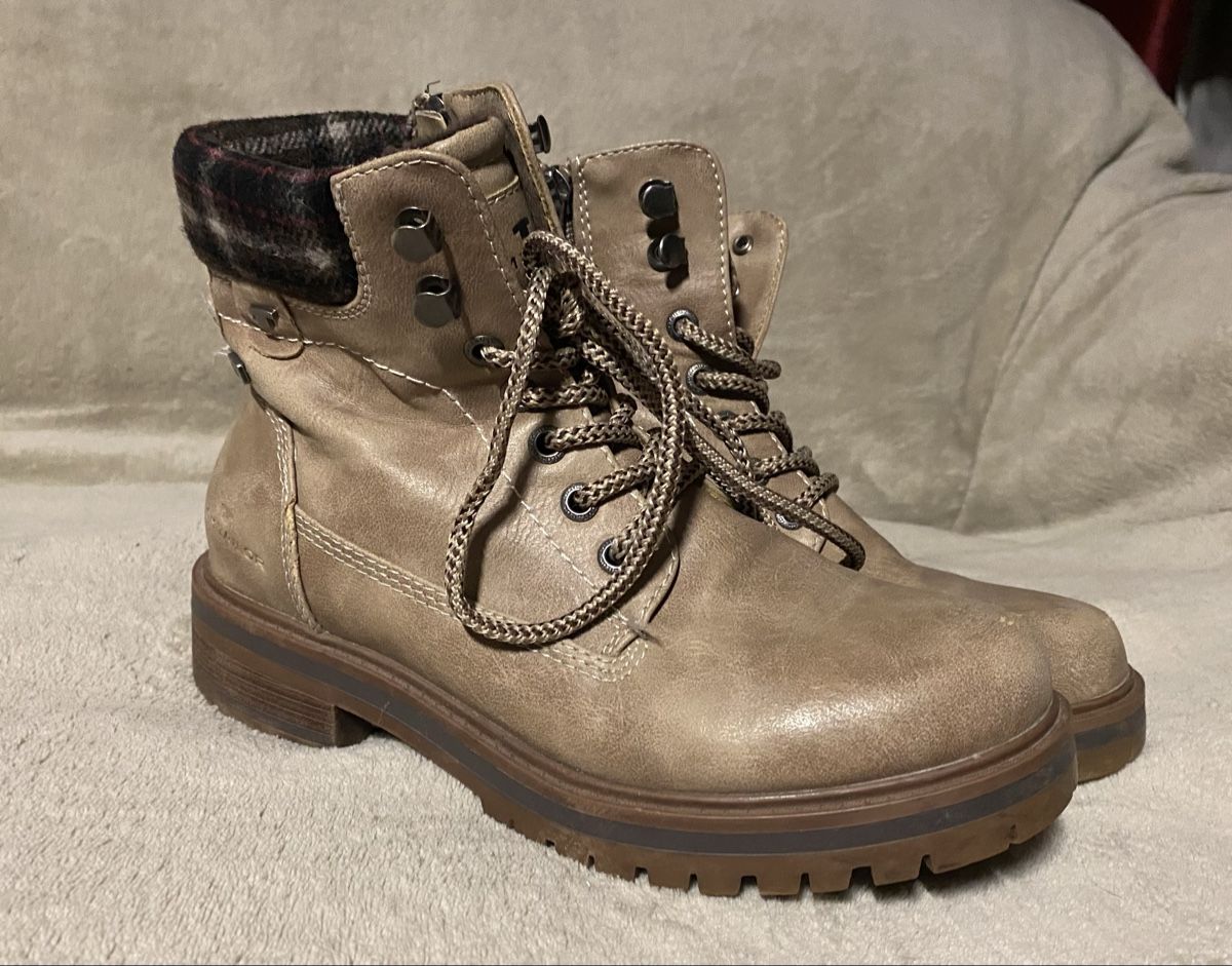 Tom Tailor Scarpe da donna: Tom Tailor Winter Boots, beige, Grösse 37, – Usato da Kriens venduto da sch_v6nl