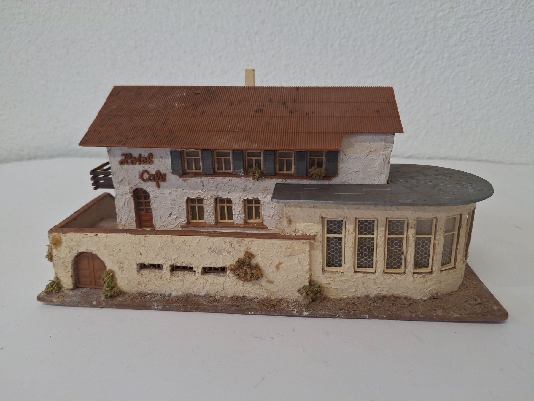 Modellini di ferrovie: Modellbau Haus Hotel Cafe – Usato da Reichenburg venduto da AK307 2