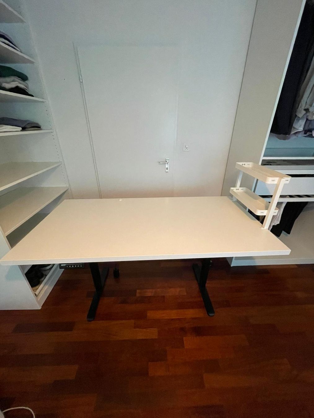 Scrivanie: Stehpult elektrisch 160x80cm – Usato da Zürich venduto da mar_q5cr