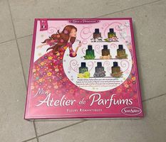 Jeu Cadeau pour filles: Mon atelier de parfums fleurs (Neuf)
