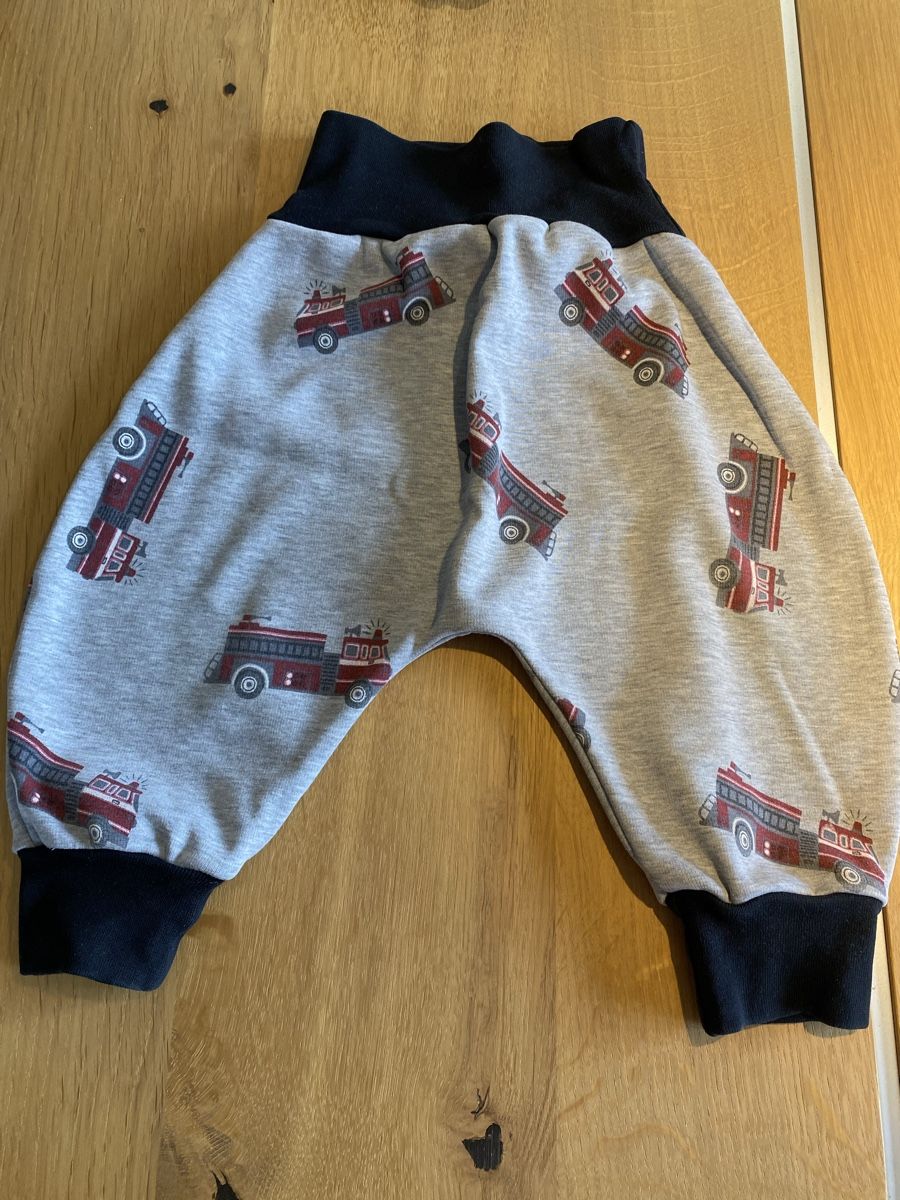 Hosen: Lot de 2 pantalon – Gebraucht aus Estavannens von charriere23 1