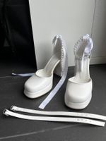Weisse Plateauabsatz Schuhe mit Perlenband Gr. 38/39 - Neu!