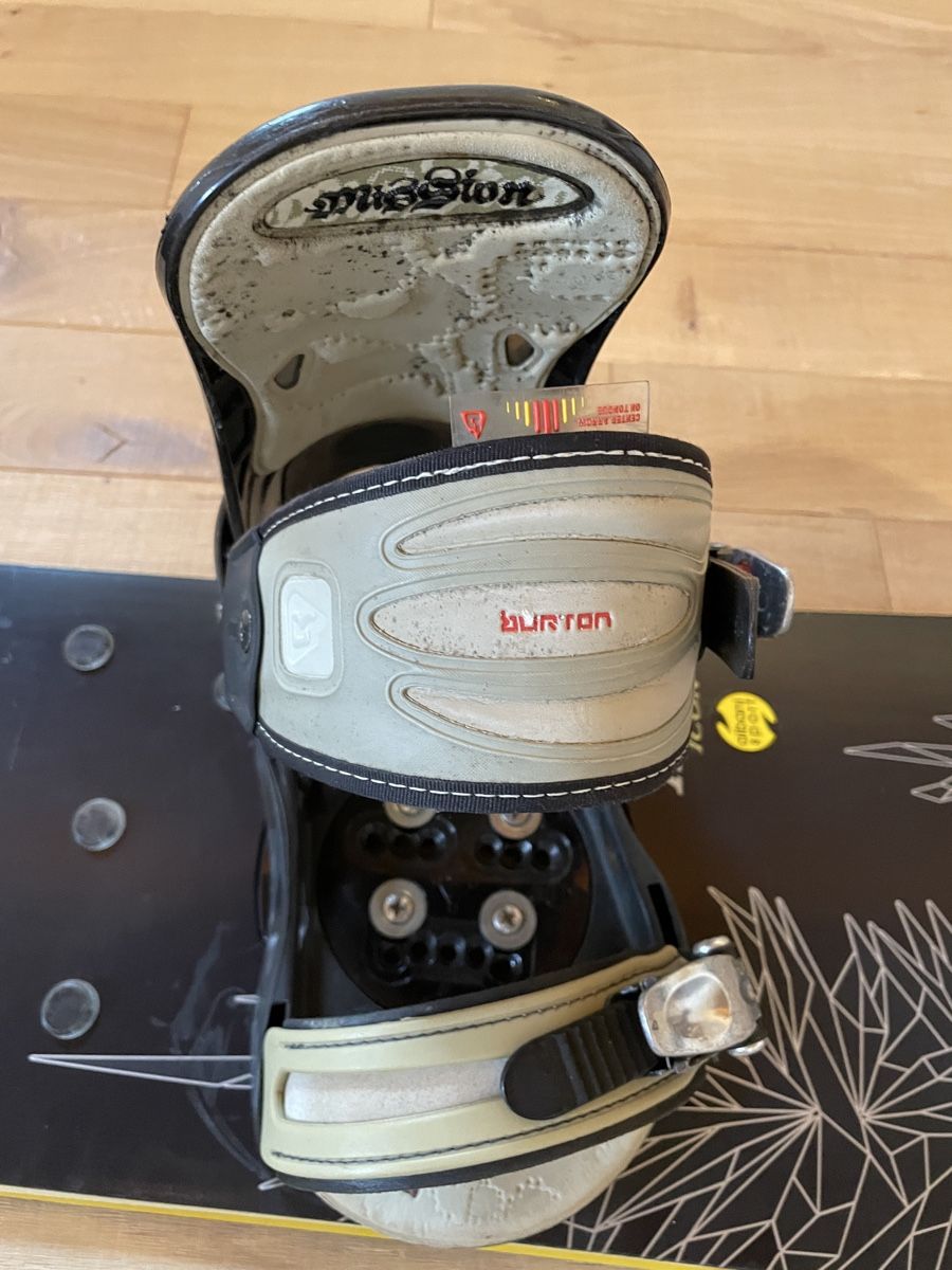 Board: Head Snowboard mit Burton Bindung – Usato da Wettswil venduto da Chlaettermus 3