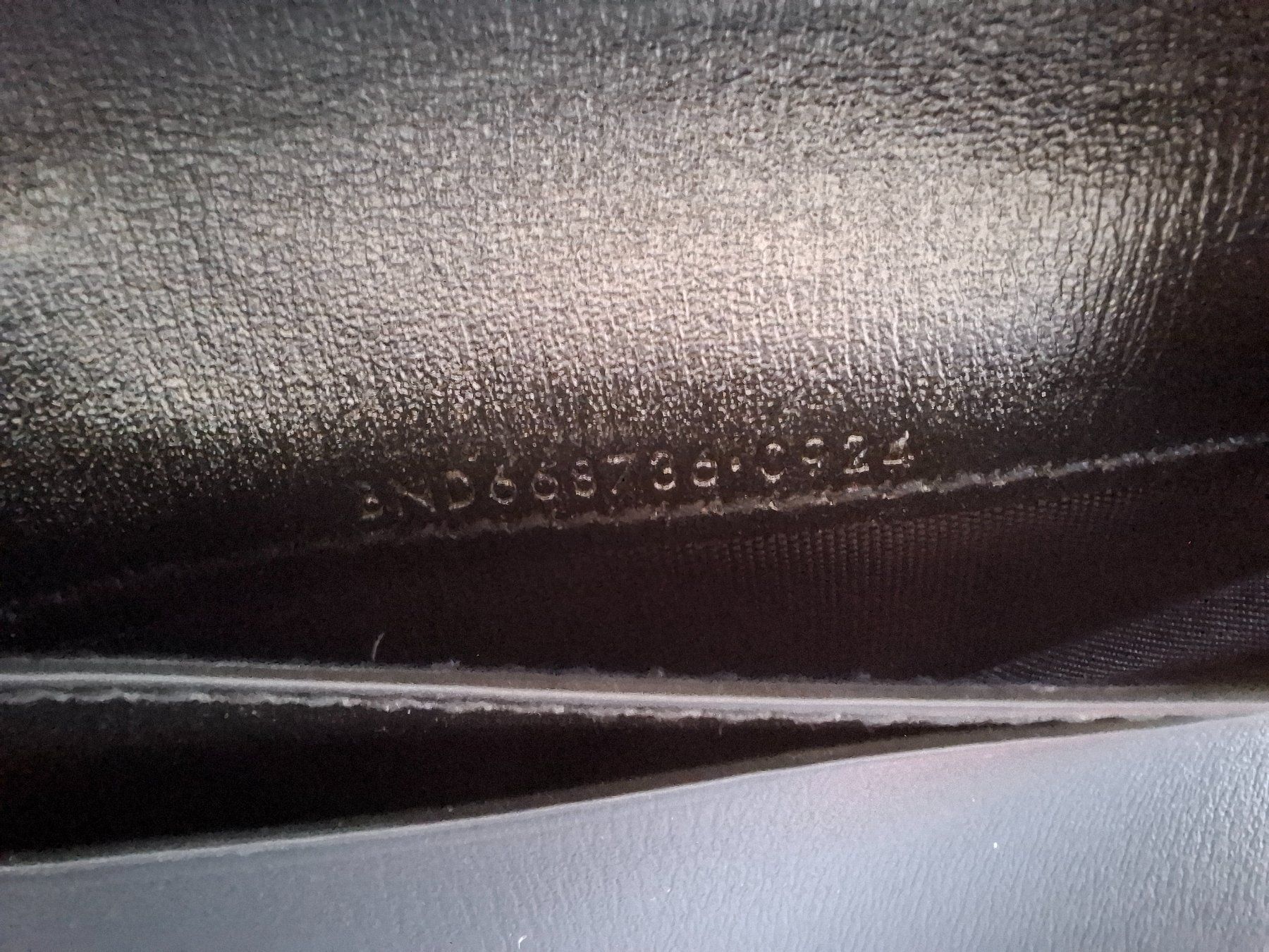 Saint Laurent Brieftaschen: Saint Laurent Paris Tiny Cassandre Geldbörse Herren Schwarz – Gebraucht aus Genève von justnotsocommon 8