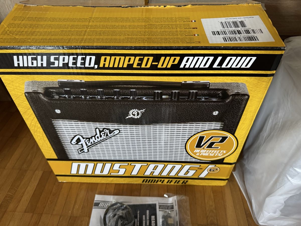 Fender Strumenti musicali: Fender mustang v2 Verstärker – Nuovo e nell'imballaggio originale da Zunzgen venduto da milesdavis76 1