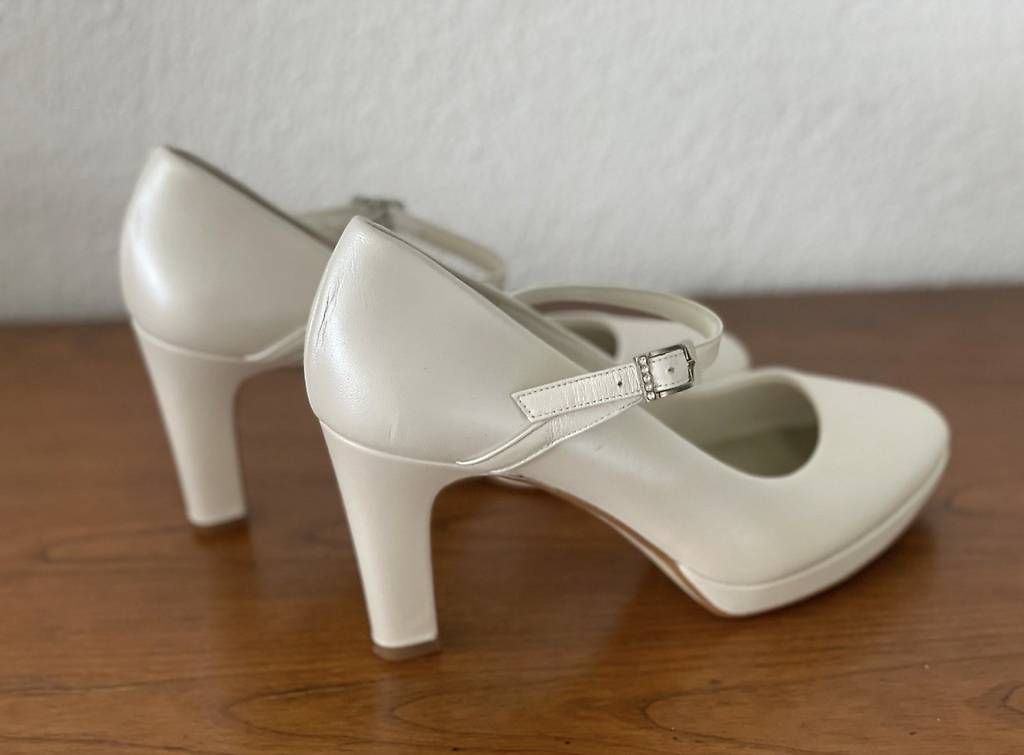 Scarpe da donna: Damenschuhe neu EUR 38 – Usato da Bergdietikon venduto da sbones 1