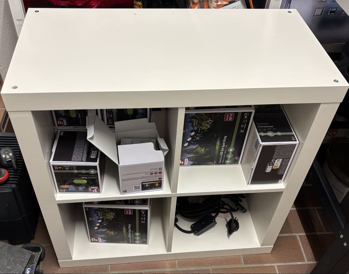 Ikea Scaffali: IKEA Kallax Regal weiss 4 Fächer gebraucht – Usato da Aesch ZH venduto da rori2000
