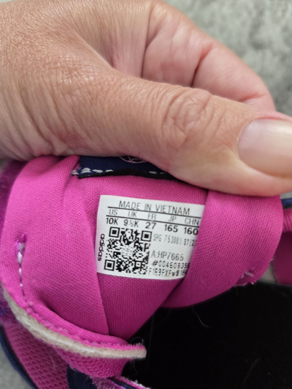 Adidas Schuhe für Mädchen: Adidas Turnschuhe Mädchen Grösse 27 – Gebraucht aus Unterentfelden von Panda-87 2