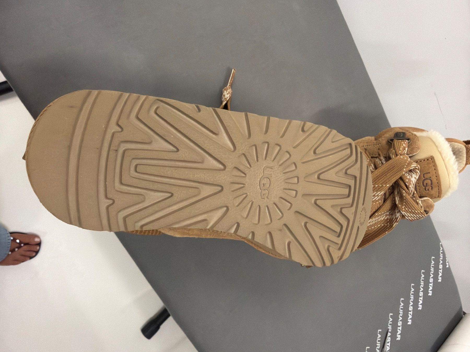 Ugg Scarpe da donna: UGG Damen Schuhe braun Grösse 37 – Usato da Tägerwilen venduto da TinaLupu 2