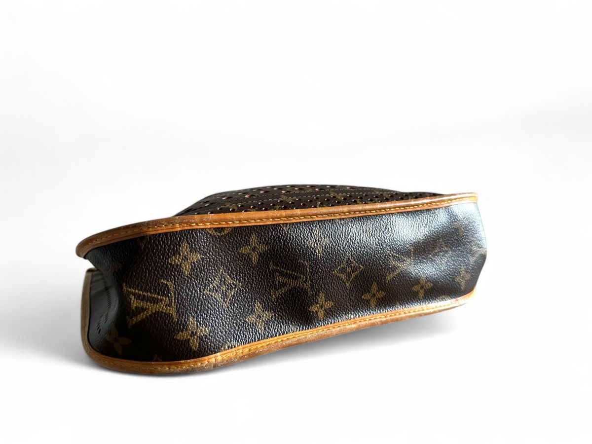 Louis Vuitton Borse da donna: LOUIS VUITTON  Monogram Perforated Musette Sac Tasche – Usato da Kriens venduto da hannaandkiko 5