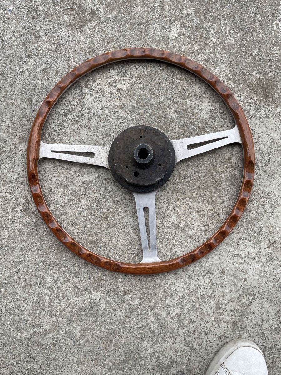 Tutti pezzi di ricambio auto: Volants en bois Oldtimer  – Usato da Chesalles sur Oron venduto da cajealti 4