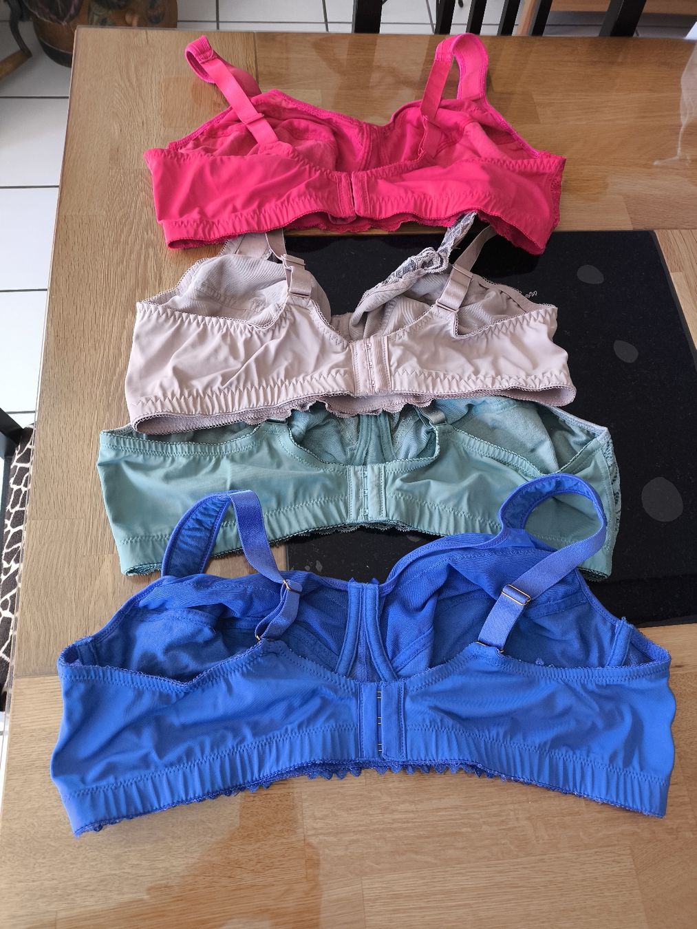 Altra biancheria intima: BH Minimizer Gr.100C – Usato da Burgdorf venduto da Ropajesi 1