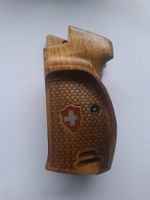 Nussbaum Griffschalen für die Sig P210 mit Daumenauflage 