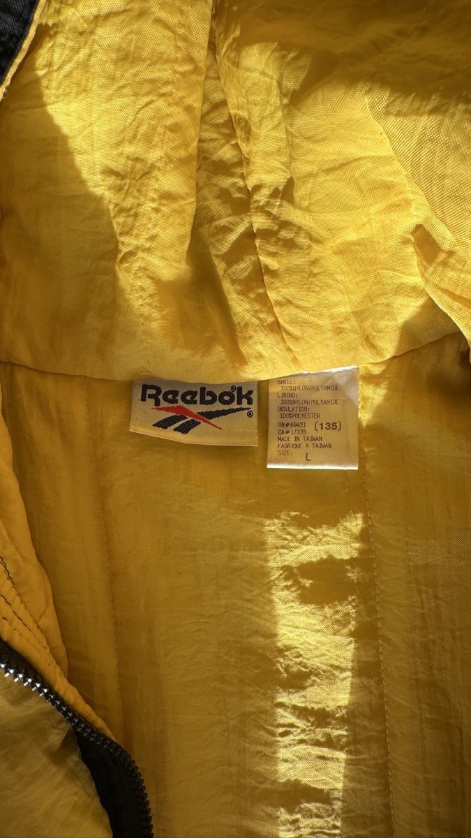 Reebok Jacken: Reebok Jacke L – Gebraucht aus Zollikon von rose59 1