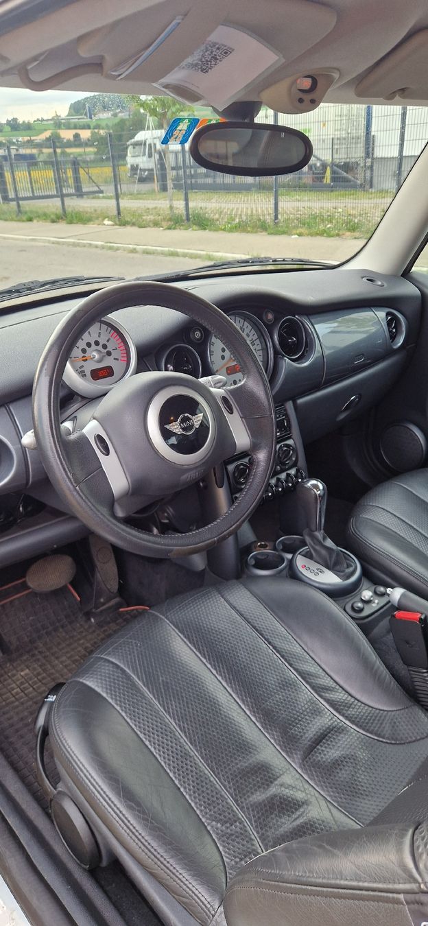 Mini Autos: Mini Cooper – D'occasion à Adlikon b.Regensdf par toptrade1 4